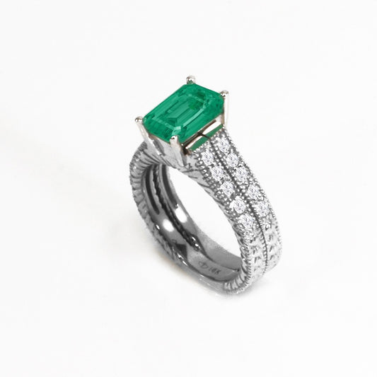 ETERNAL Emerald and Diamonds Ring