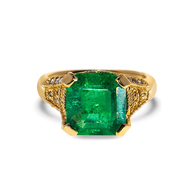 CLASSIC Emerald and Diamonds Ring