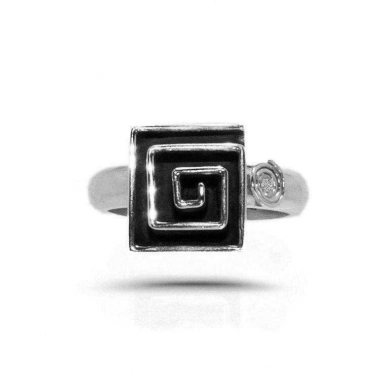 Square Labyrinth Ring