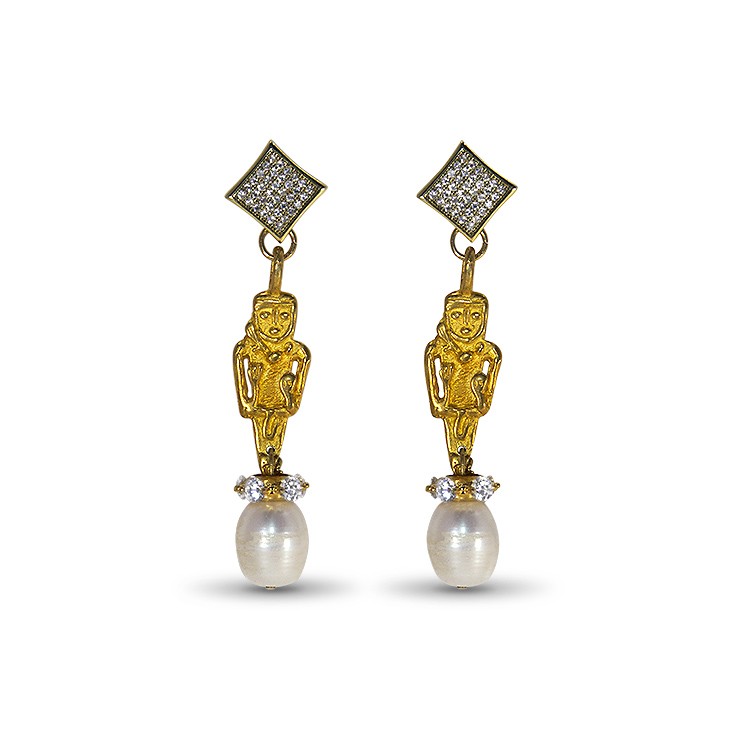 SPIRITUAL Figure Pearls and Diamond Earrings