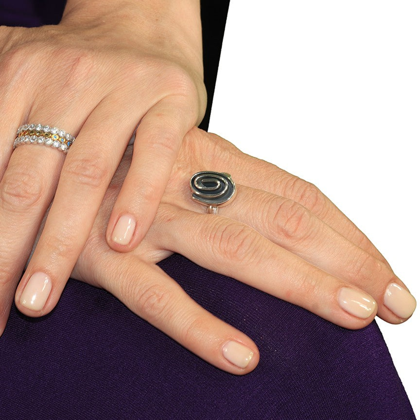 Ovalisque Labyrinth Ring