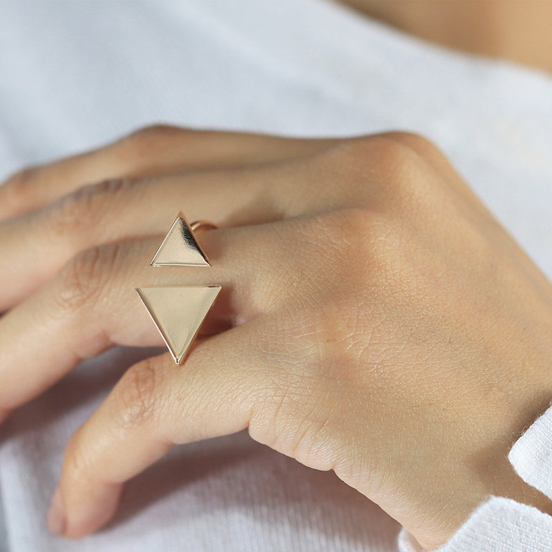 TRIANGLES Ring