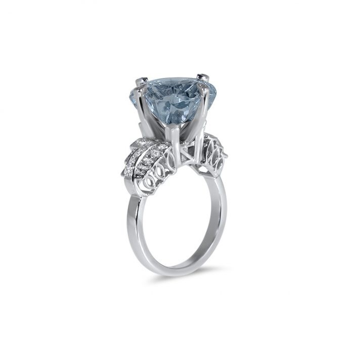 FLOWER REFLECTION Topaz and Diamonds Ring - Image 3