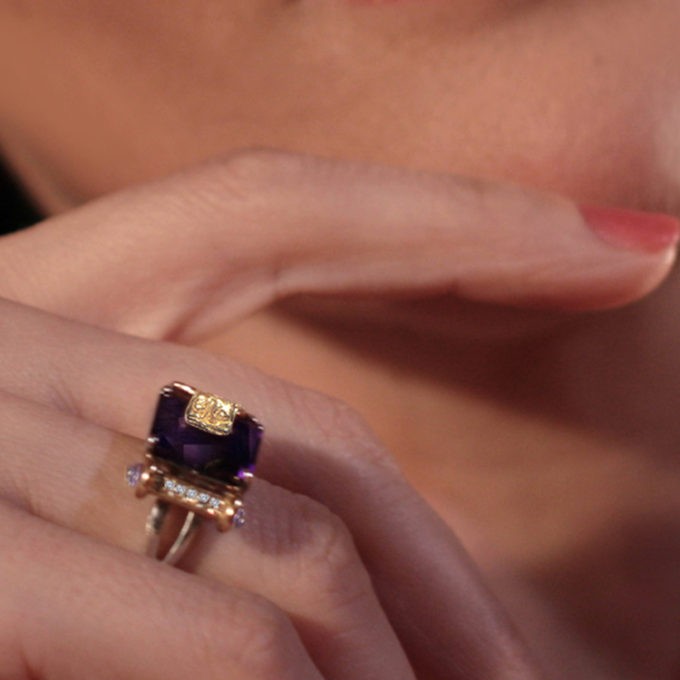 PROTECTOR Amethyst and Diamonds Gold Ring - Image 2