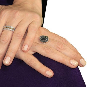 Ovalisque Labyrinth Ring