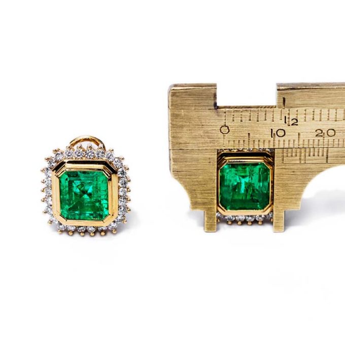 ROYALTY Emeralds and Diamonds Earrings - Image 4