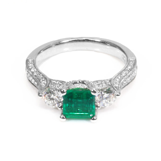 MONARCHY Emerald and Diamonds Ring - Image 3