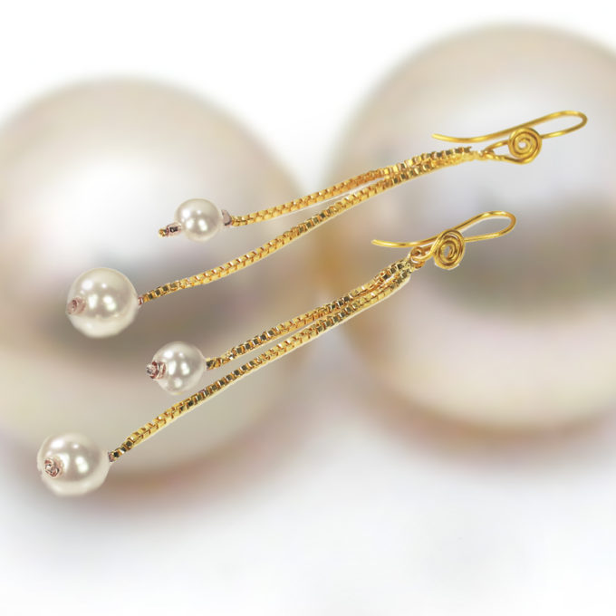 PEARLS CASCADE Earrings - Image 3