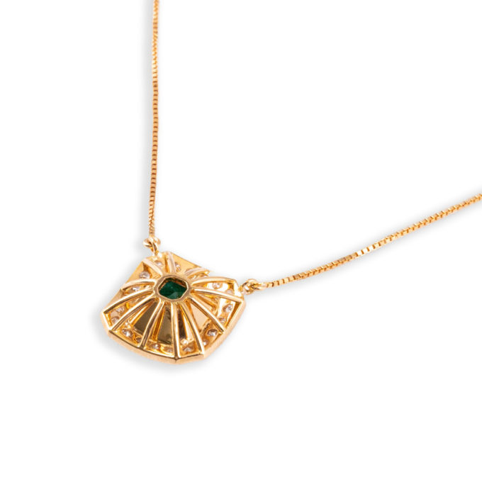 ARISTOCRACY Emerald and Diamonds Necklace - Image 3